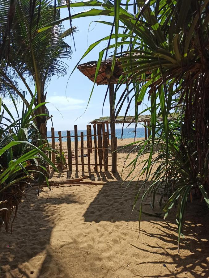 Ravana - Beach Cabanas Hikkaduwa Exterior photo
